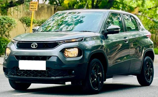 https://images10.gaadi.com/usedcar_image/4633012/original/processed_b82228aa1f3b3f7891e6685b3ebd6e4f.jpg?imwidth=6402