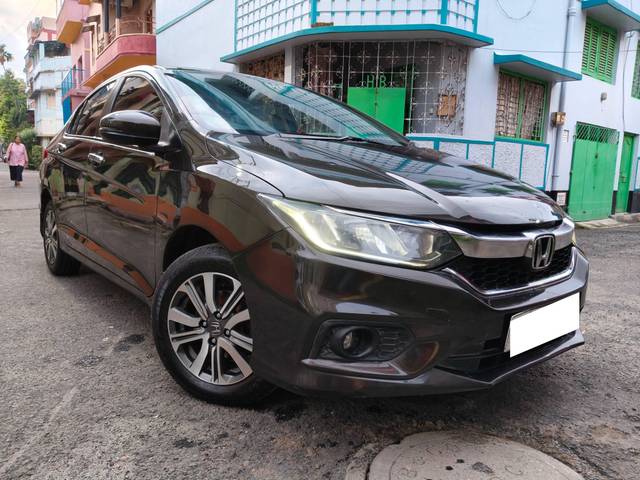 https://images10.gaadi.com/usedcar_image/4633015/original/processed_502d28f94e802c6029a7d594557b58f3.jpg?imwidth=6400