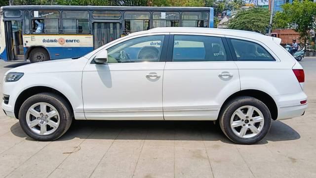 https://images10.gaadi.com/usedcar_image/4633016/original/processed_cfbe46958390ed37b0cf4bbbf70b38ee.jpg?imwidth=6402