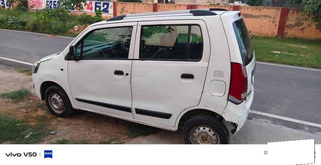 https://images10.gaadi.com/usedcar_image/4633020/original/processed_603e9ea0-5dc1-405b-b1cc-da3ddecfa3c1.jpg?imwidth=6402