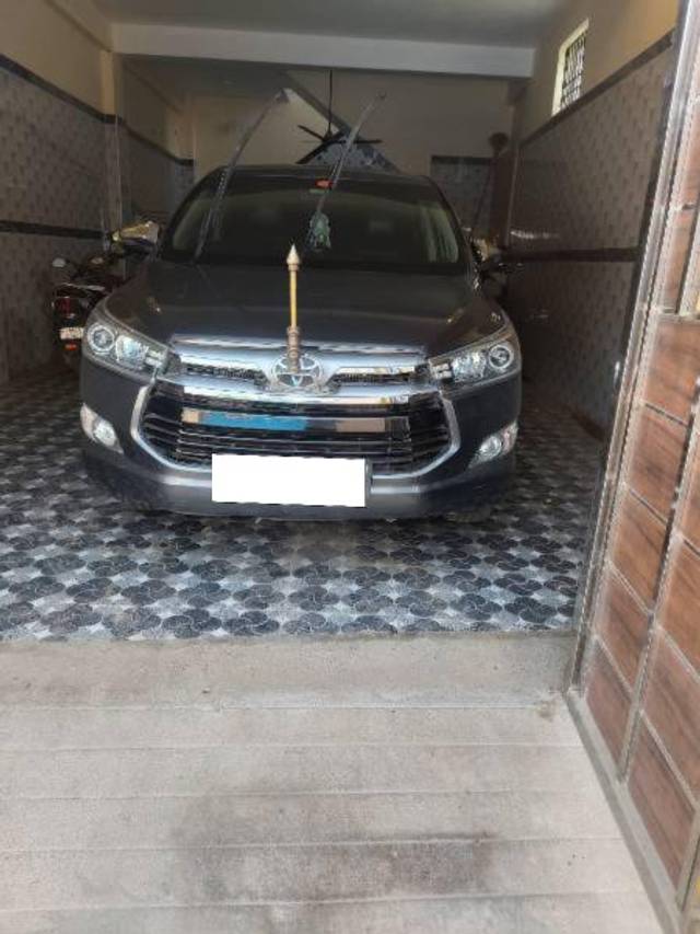 https://images10.gaadi.com/usedcar_image/4633029/original/processed_a92832a7-bb25-457e-8934-2b7c6a0c0ca1.jpg?imwidth=6401