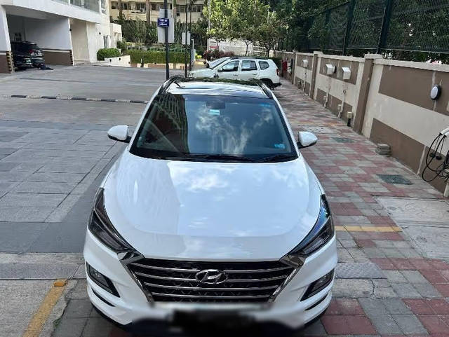 https://images10.gaadi.com/usedcar_image/4633070/original/ec6bc890-8d99-4b04-b9a4-1e377e0957ee.png?imwidth=6400