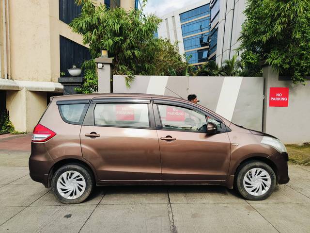 https://images10.gaadi.com/usedcar_image/4633107/original/processed_dc5f15e8d46da57dfebd457dbe326565.jpeg?imwidth=6401