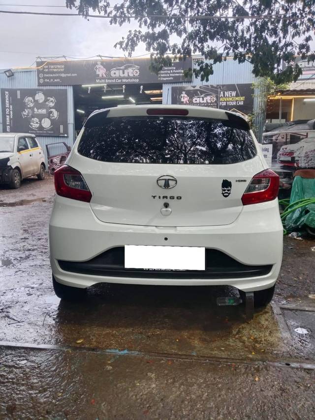 https://images10.gaadi.com/usedcar_image/4633108/original/processed_f2e9c68a-98ac-4d6e-a814-f03673ea95ce.jpg?imwidth=6401