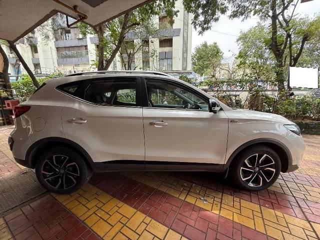 https://images10.gaadi.com/usedcar_image/4633112/original/processed_018658c3-ef92-4323-a388-055c6524f3f1.jpeg?imwidth=6400