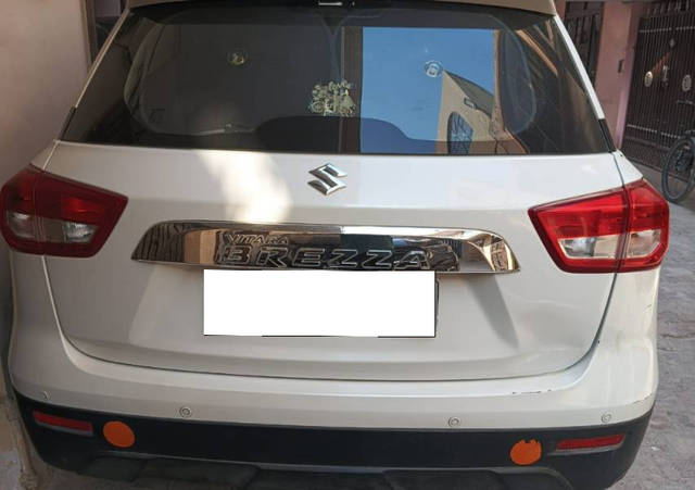 https://images10.gaadi.com/usedcar_image/4633115/original/processed_cefb2932-e899-4780-a997-a8b3a51b9ec9.png?imwidth=6401
