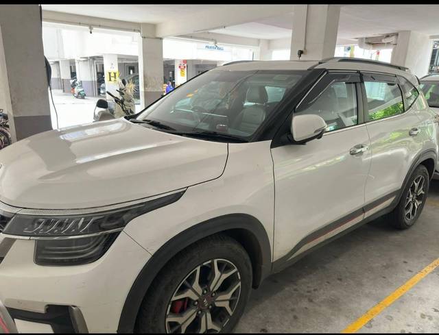 https://images10.gaadi.com/usedcar_image/4633173/original/processed_93f2b3dd-5e4c-41f0-be67-0538151b60fa.jpeg?imwidth=6400
