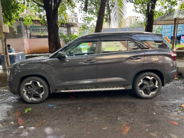 https://images10.gaadi.com/usedcar_image/4633195/original/processed_8483edc4-7ba0-4202-8f69-2409293edb4f.jpeg?imwidth=6402