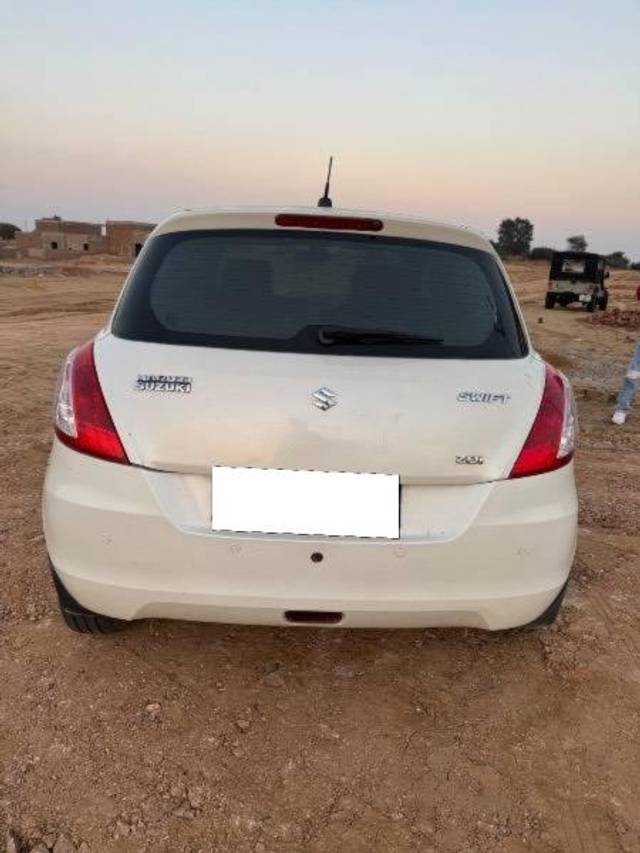 https://images10.gaadi.com/usedcar_image/4633196/original/processed_0eeb073f-5273-473a-aa73-f75e97f76c0a.jpeg?imwidth=6401