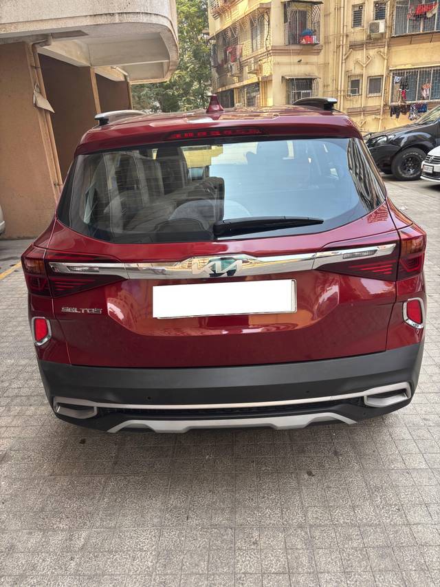 https://images10.gaadi.com/usedcar_image/4633199/original/processed_8cf7e27b-0622-43c6-8d4b-30e76b4e3962.jpg?imwidth=6402