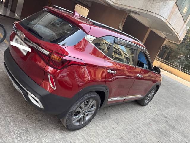 https://images10.gaadi.com/usedcar_image/4633199/original/processed_d070fd85-868c-4e1f-9c0f-cdeaea01db83.jpg?imwidth=6401