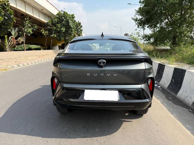 https://images10.gaadi.com/usedcar_image/4633211/original/processed_8285dad6bab07a3fe99b04cf2284afd2.jpg?imwidth=6401