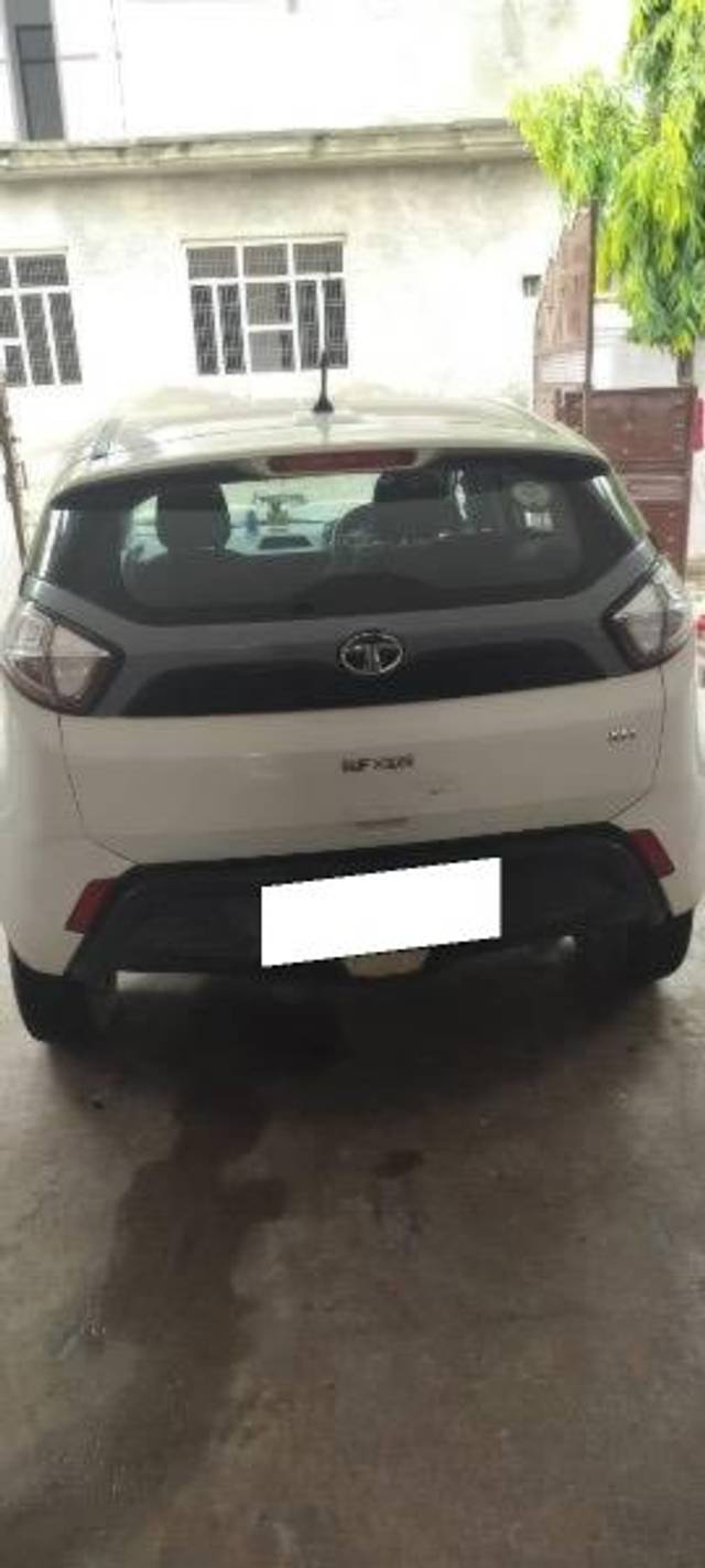https://images10.gaadi.com/usedcar_image/4633223/original/processed_26aca0ef-9f1a-4b5d-9437-d6b8fe7847b0.jpeg?imwidth=6402