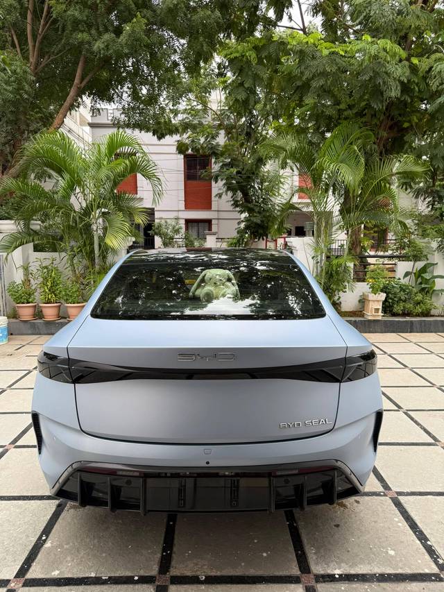 https://images10.gaadi.com/usedcar_image/4633229/original/processed_7882d124-5e2c-4483-97b6-4172df0fdf34.jpg?imwidth=6401