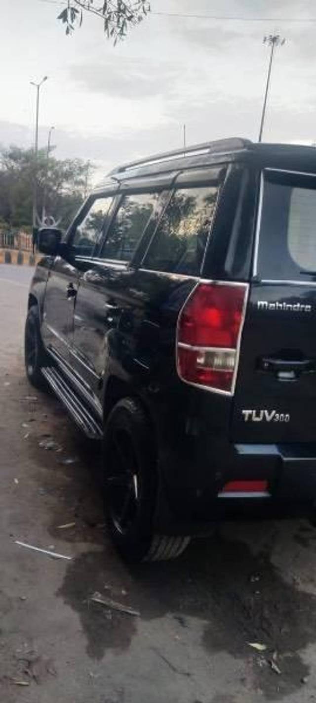 https://images10.gaadi.com/usedcar_image/4633265/original/processed_c7abe153-ab7d-4ede-86b1-c56360f993fe.jpeg?imwidth=6402