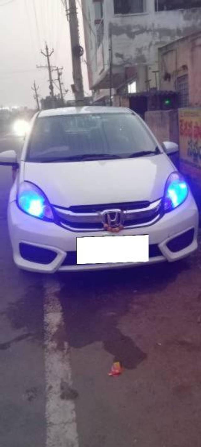 https://images10.gaadi.com/usedcar_image/4633280/original/processed_85478e53-90e5-4e97-ae21-1576913cec47.jpg?imwidth=6402