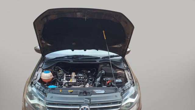 https://images10.gaadi.com/usedcar_image/4633308/original/1c48f21d7dc4a6c79e0a5e23d6c391cb.png?imwidth=6402