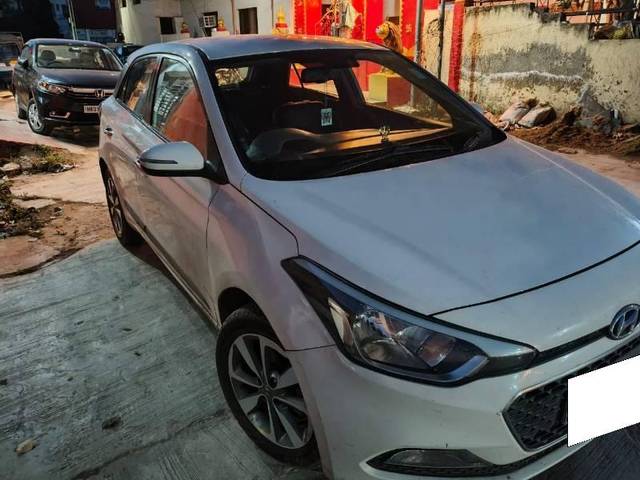 https://images10.gaadi.com/usedcar_image/4633382/original/processed_74b87938-4161-40e3-9de7-67e2cc337370.jpg?imwidth=6400
