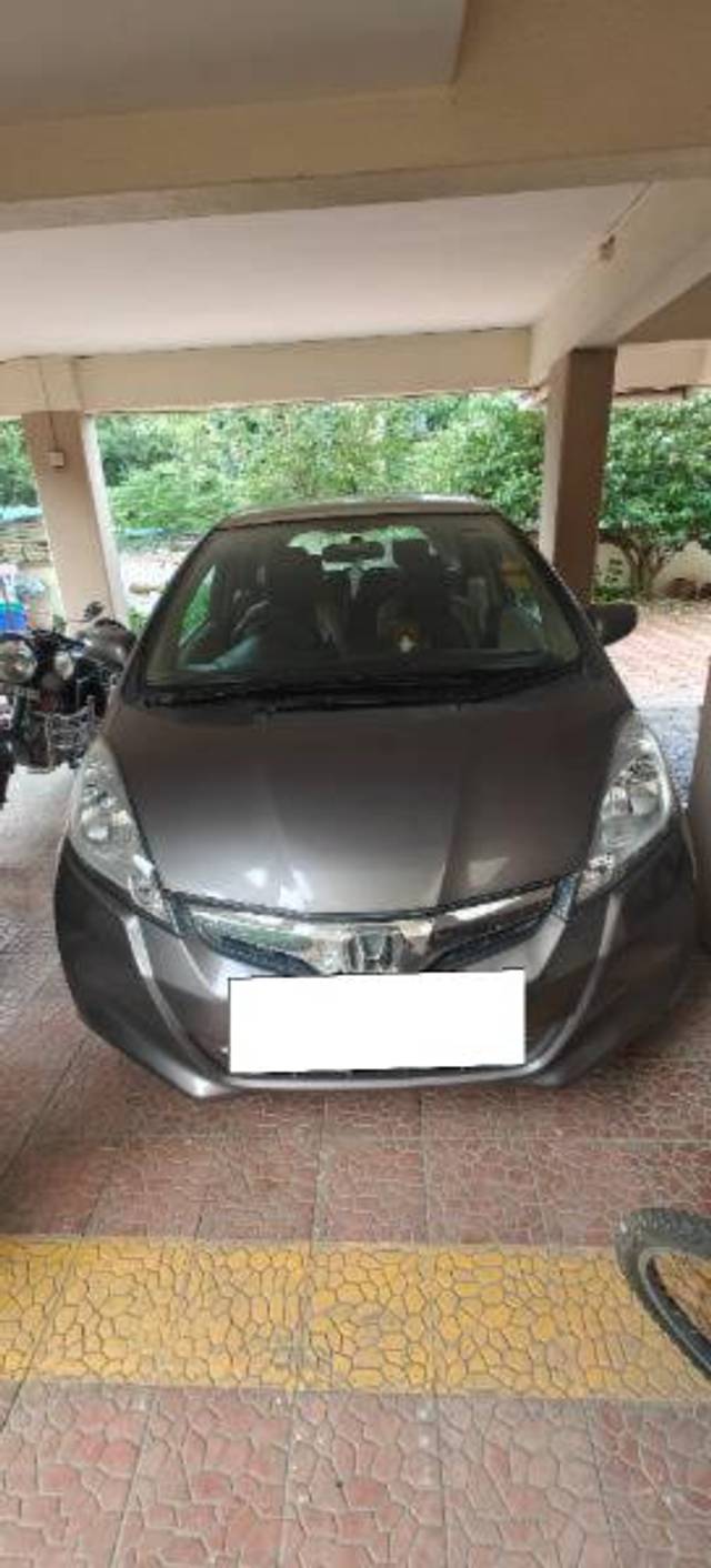 https://images10.gaadi.com/usedcar_image/4633386/original/processed_fdf72853-8932-4d2c-96f1-f359edc79c42.jpg?imwidth=6400