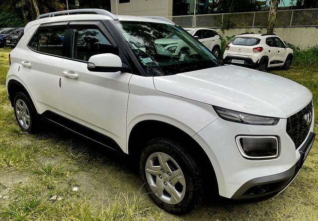 https://images10.gaadi.com/usedcar_image/4633389/original/processed_1750640a6470db4c169e9064b51f7075.jpg?imwidth=6400
