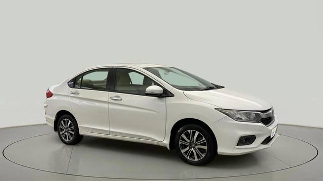 https://images10.gaadi.com/usedcar_image/4633391/original/446bc0caea88582735d5bc7b4de47e8e.jpg?imwidth=6400