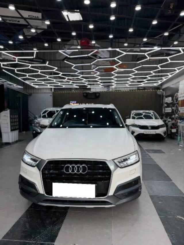 https://images10.gaadi.com/usedcar_image/4633394/original/processed_1b5dc939-4495-44d4-8ef9-ed7c62487904.jpeg?imwidth=6400