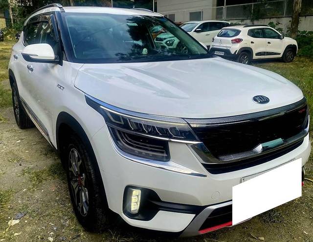 https://images10.gaadi.com/usedcar_image/4633396/original/processed_f3c149dfe24a9ed61b2d507cd0023add.jpg?imwidth=6400