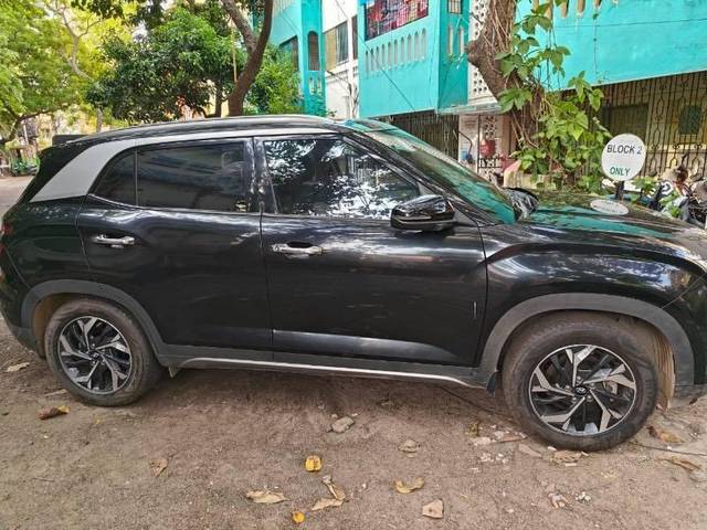 https://images10.gaadi.com/usedcar_image/4633509/original/processed_01db78cb-e49c-4839-bd8f-7c7564805467.jpeg?imwidth=6401