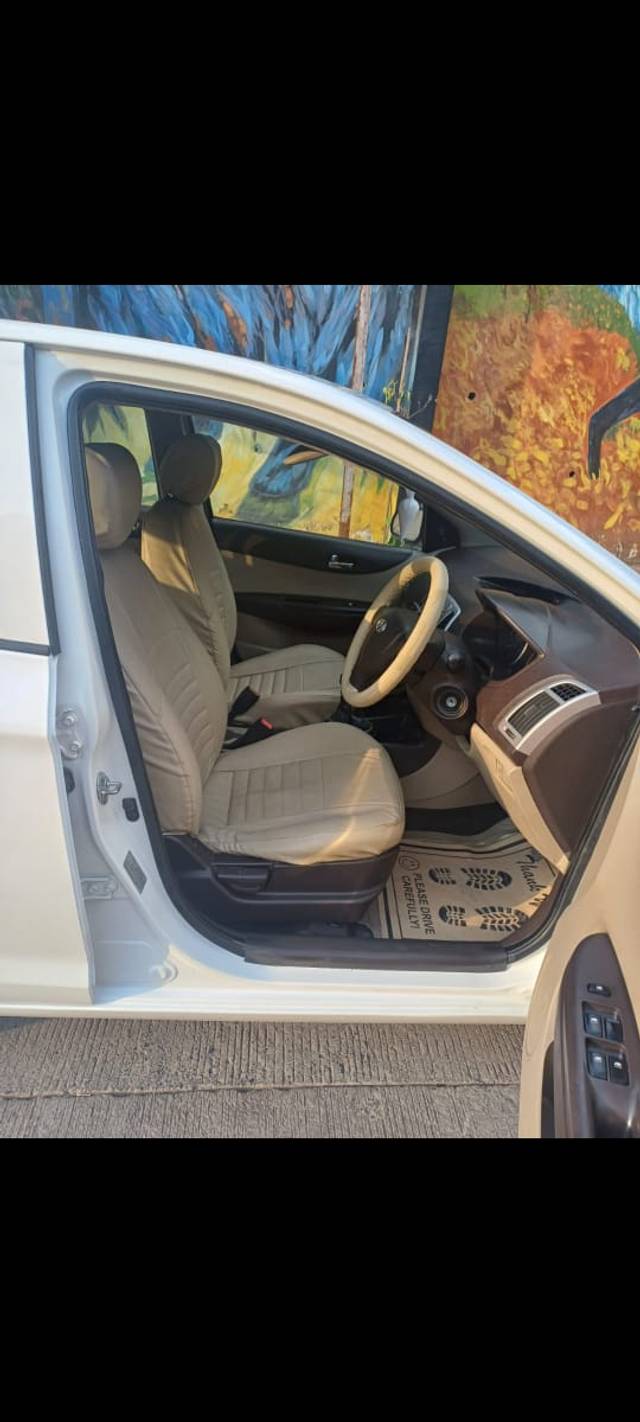 https://images10.gaadi.com/usedcar_image/4633522/original/5dd41ba0063df706ab5f9754a7742c14.jpeg?imwidth=6402