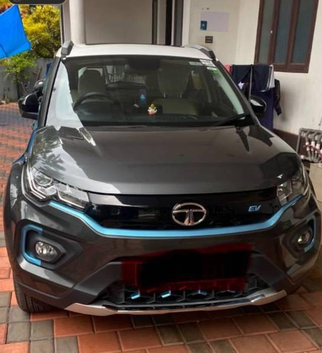 https://images10.gaadi.com/usedcar_image/4633543/original/processed_3f4624b5-2ac2-47f0-9449-0e58de0240de.jpeg?imwidth=6401