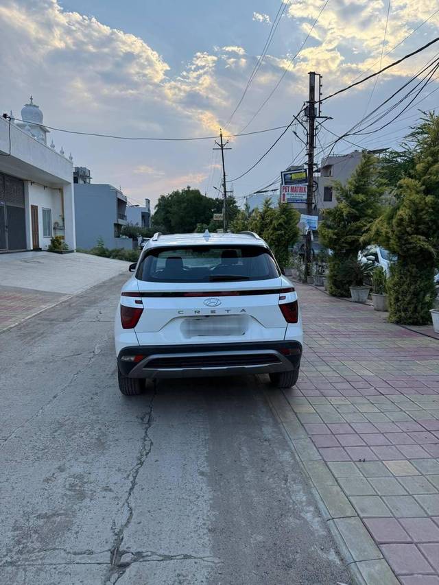 https://images10.gaadi.com/usedcar_image/4633565/original/processed_93e42d40ae405cefa3a432af6bb3e731.jpeg?imwidth=6401