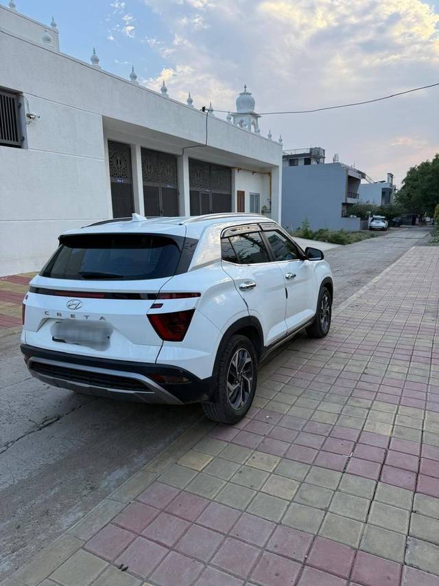 https://images10.gaadi.com/usedcar_image/4633565/original/processed_a3390b05e89bc2e392f1fb44dfc73e2a.jpeg?imwidth=6400