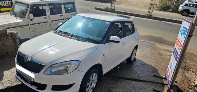 https://images10.gaadi.com/usedcar_image/4633575/original/processed_cb8b6fe8-69dd-4f40-978f-fd910e89207b.jpg?imwidth=6400