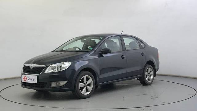 https://images10.gaadi.com/usedcar_image/4633624/original/126923618ab72c7d5cef40bbb42ed5cf.JPG?imwidth=6400