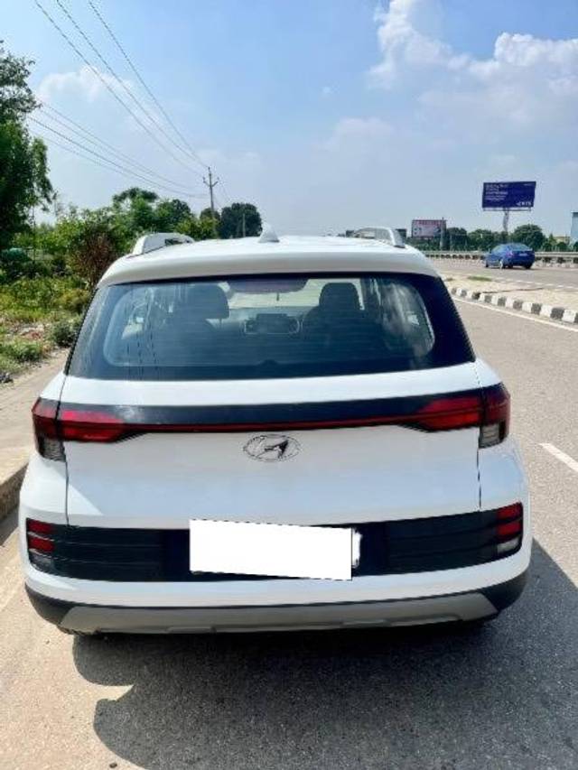 https://images10.gaadi.com/usedcar_image/4633653/original/processed_0b5167bf-c676-4c33-9abd-36208e7fce3a.jpeg?imwidth=6402