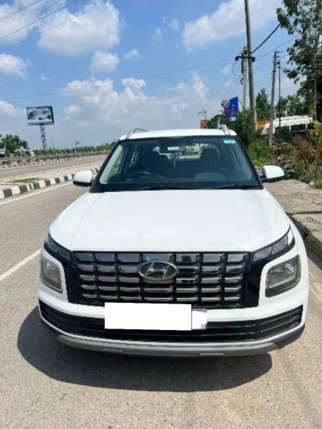 https://images10.gaadi.com/usedcar_image/4633653/original/processed_fb5c57e2-2576-46ac-9b2f-44823ed704fe.jpeg?imwidth=6400