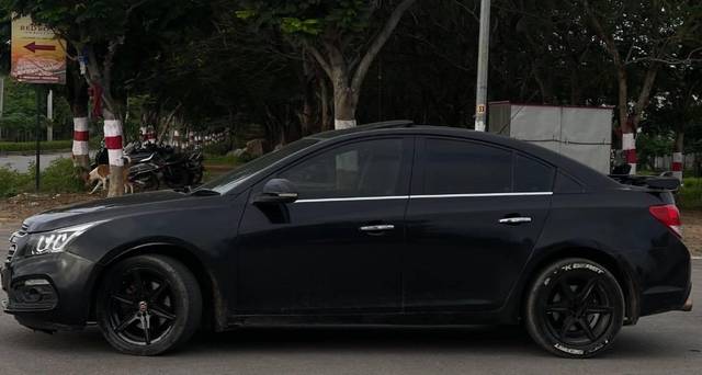 https://images10.gaadi.com/usedcar_image/4633668/original/processed_27cdc597-2b29-4f40-aba5-9d9eb1f79e8a.jpeg?imwidth=6402
