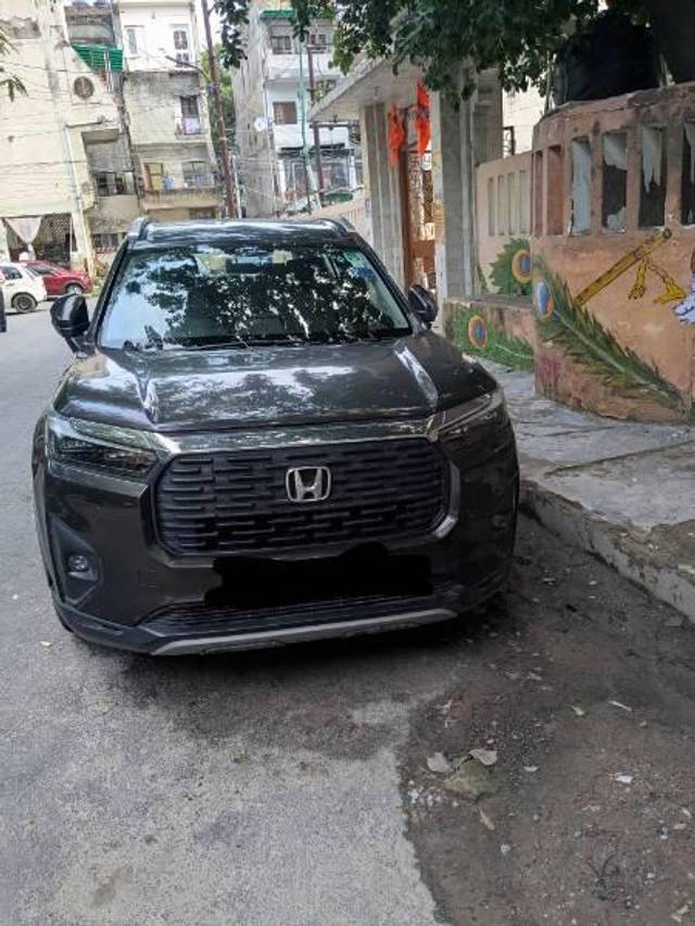 https://images10.gaadi.com/usedcar_image/4633669/original/processed_d0ff760f-3307-46c6-a567-ce3ee5a45f76.jpg?imwidth=6400
