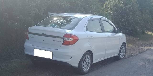 https://images10.gaadi.com/usedcar_image/4633680/original/processed_fc54e665-c65e-419f-bae6-968ef4abf887.jpg?imwidth=6401