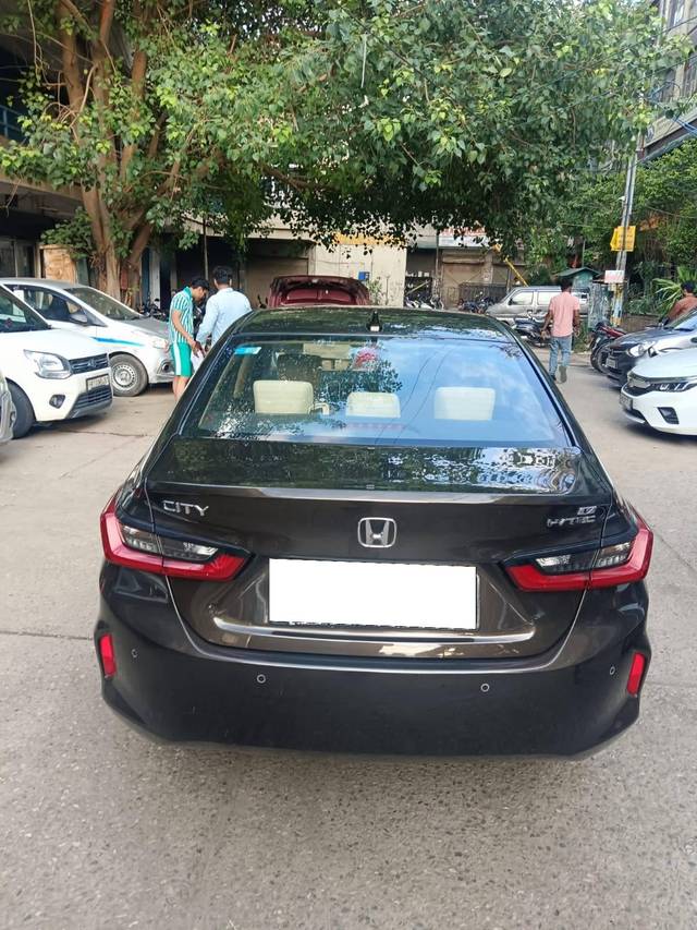 https://images10.gaadi.com/usedcar_image/4633695/original/processed_cd9e0d48ad669e1d85acc5c36c7dd85f.jpg?imwidth=6402