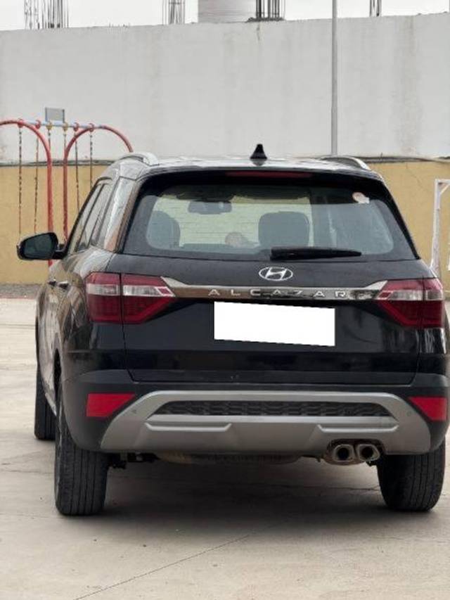https://images10.gaadi.com/usedcar_image/4633697/original/processed_0b7ff7b3-d56d-4aa3-b503-831718a32095.jpg?imwidth=6401