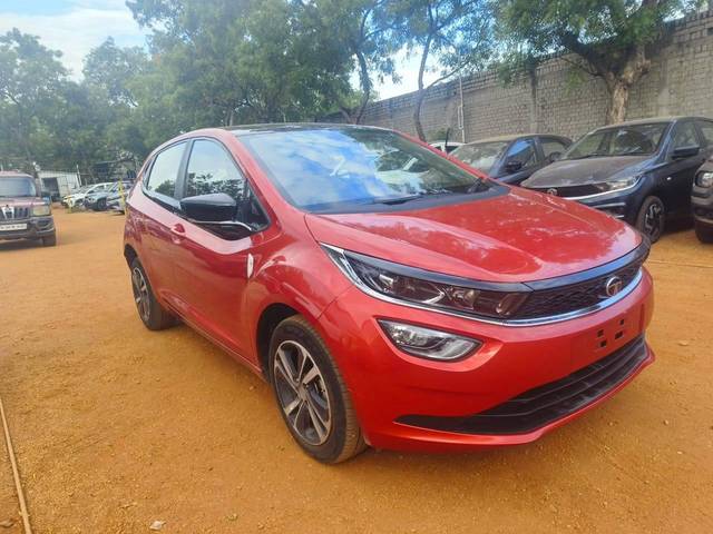 https://images10.gaadi.com/usedcar_image/4633714/original/processed_62214898fb12b25c4c4b99c6b4a67f20.jpg?imwidth=6400