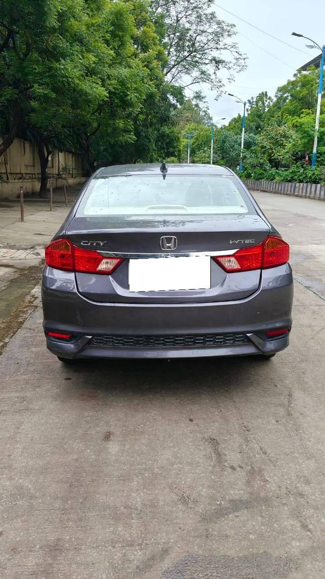 https://images10.gaadi.com/usedcar_image/4633719/original/processed_edfc874b7eb890b4cda016abad530615.jpg?imwidth=6401