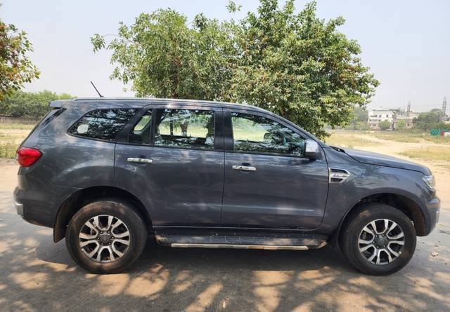 https://images10.gaadi.com/usedcar_image/4633722/original/5d5e27635d2a4745401ea8133d430235.jpg?imwidth=6401