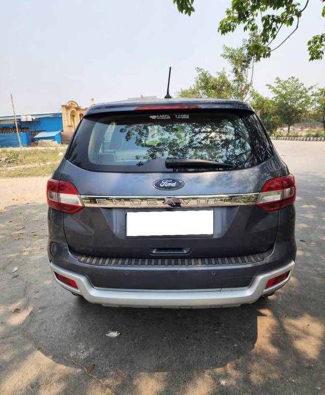 https://images10.gaadi.com/usedcar_image/4633722/original/processed_006b8dd4df1998bd84628fe3621ebb3e.jpg?imwidth=6402