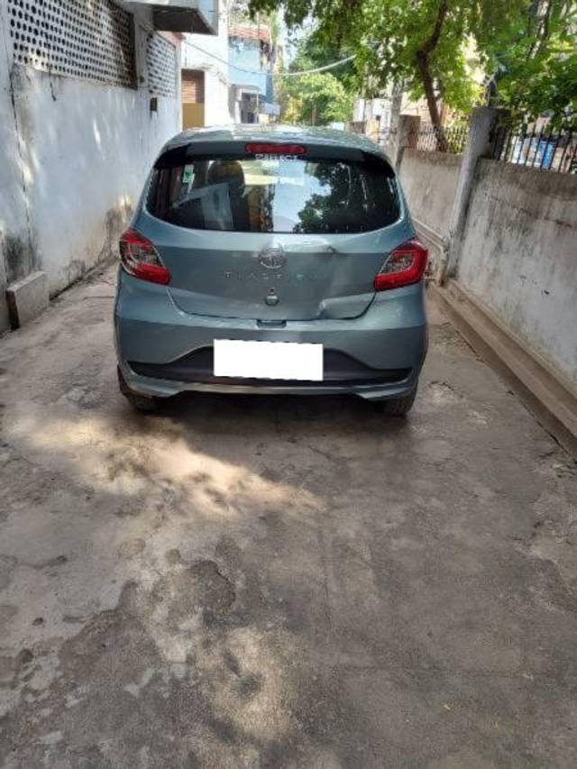 https://images10.gaadi.com/usedcar_image/4633723/original/processed_e631b899-09d7-4b8f-87c6-4406e091db36.jpg?imwidth=6401