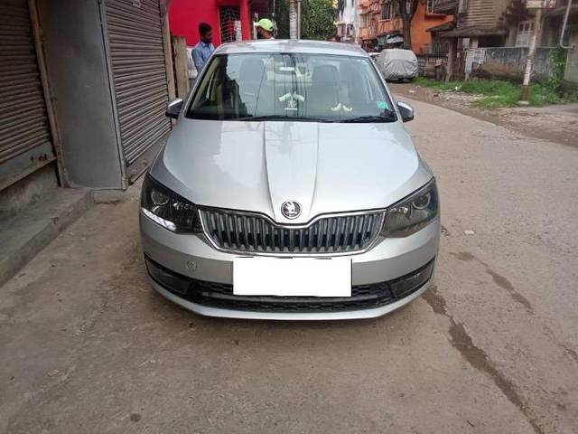 https://images10.gaadi.com/usedcar_image/4633754/original/processed_46b0c500-01ab-4245-8e1f-7c8d4c123141.jpeg?imwidth=6402
