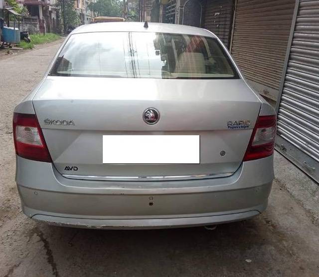 https://images10.gaadi.com/usedcar_image/4633754/original/processed_52be39cf-840d-494a-b1b1-34664fda1673.jpeg?imwidth=6401