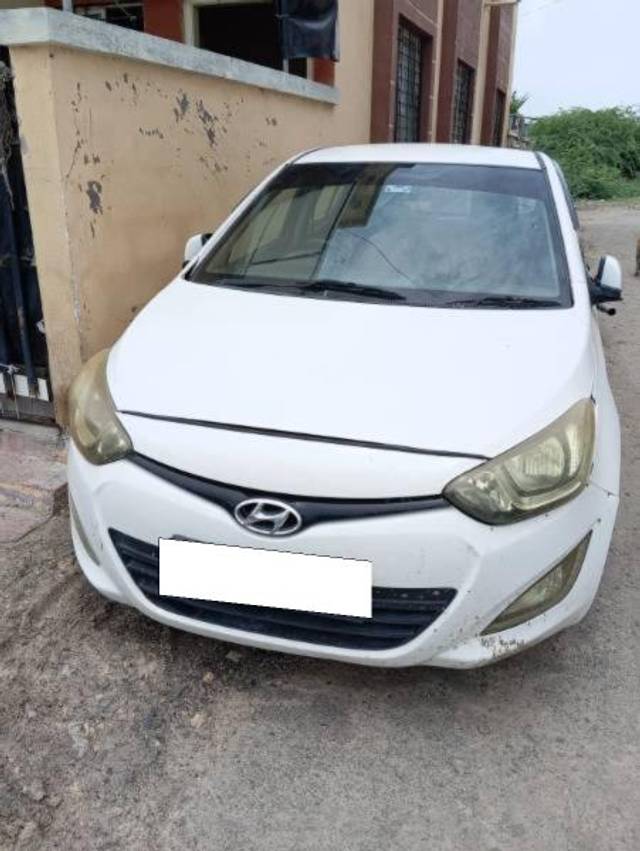 https://images10.gaadi.com/usedcar_image/4633782/original/processed_36f11a18-a4ad-4e29-9838-cb735132f612.jpg?imwidth=6402