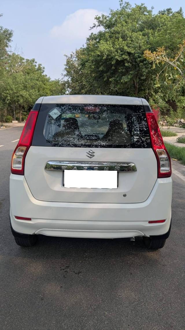 https://images10.gaadi.com/usedcar_image/4633812/original/processed_651dee51926442168947371bd6f2a5c3.jpg?imwidth=6402